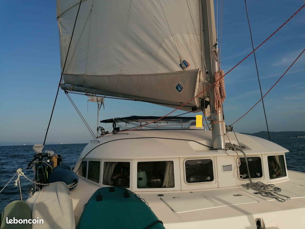 Demi Part Lagoon 380 S1 de 2002 refit complet (image 2)