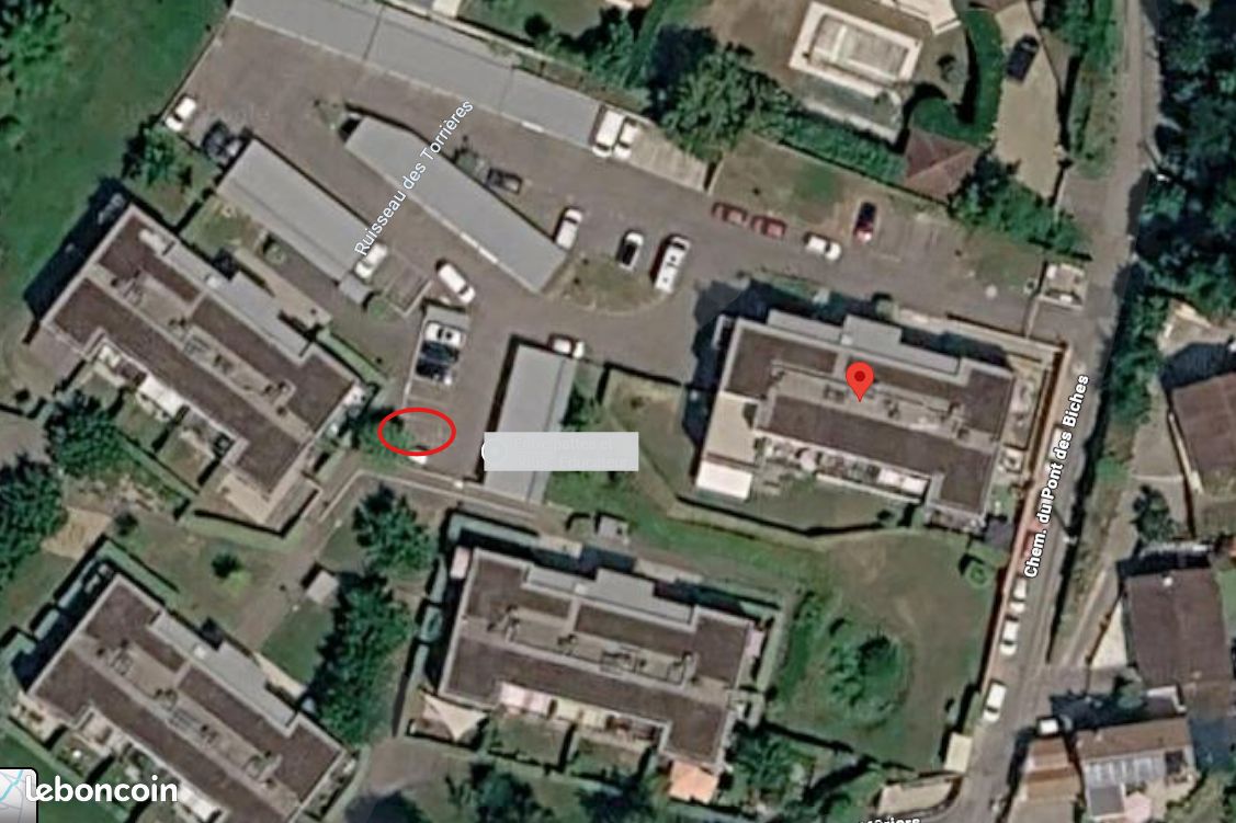 Parking · à Neuville-sur-Saône · 15 000 €