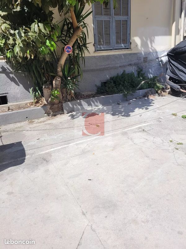 Parking/box Nice · 125 €