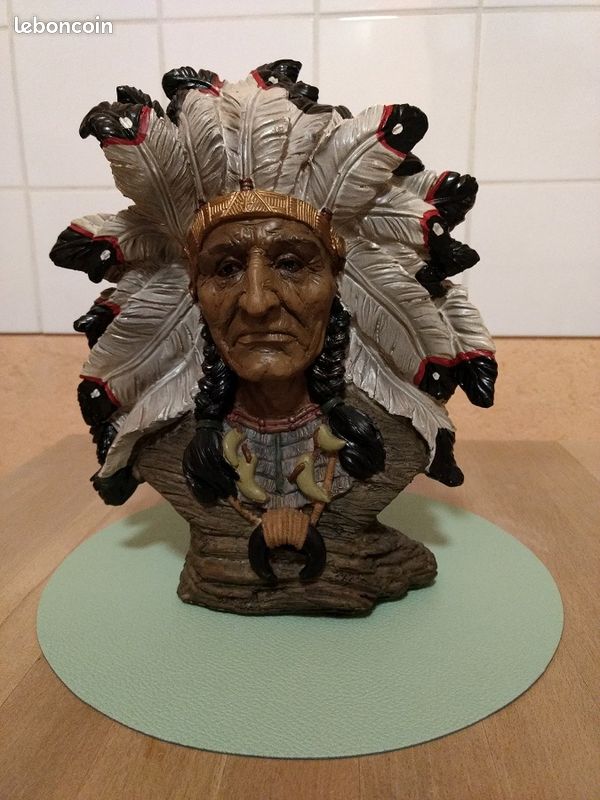 Figurine statuette (image 7)