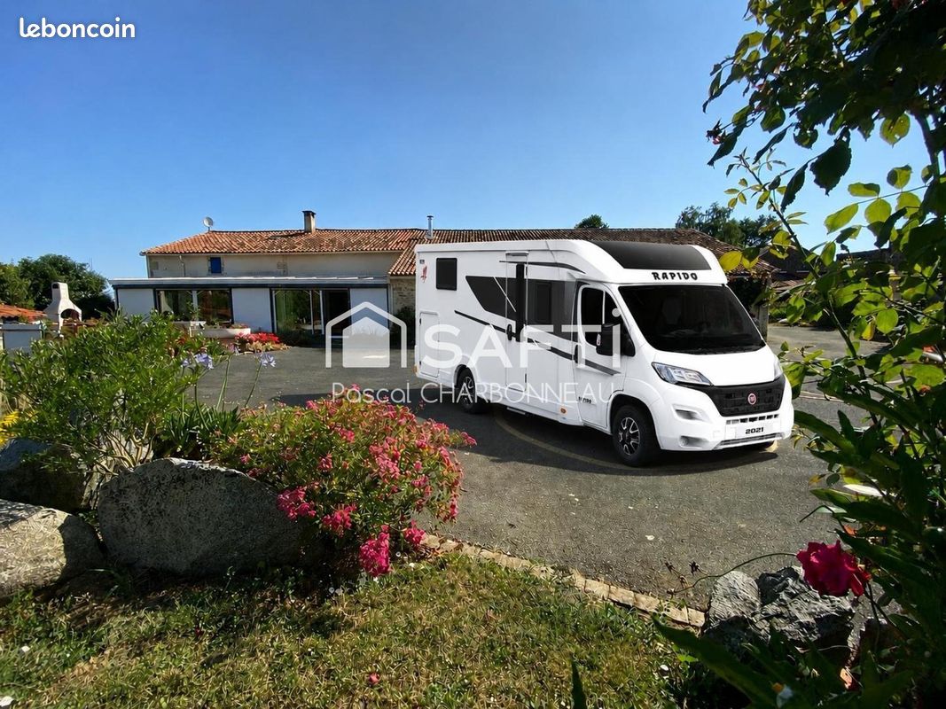 Maison 8 pièces 166 m² · à Fontenay-le-Comte · 166 m² · 168 500 €
