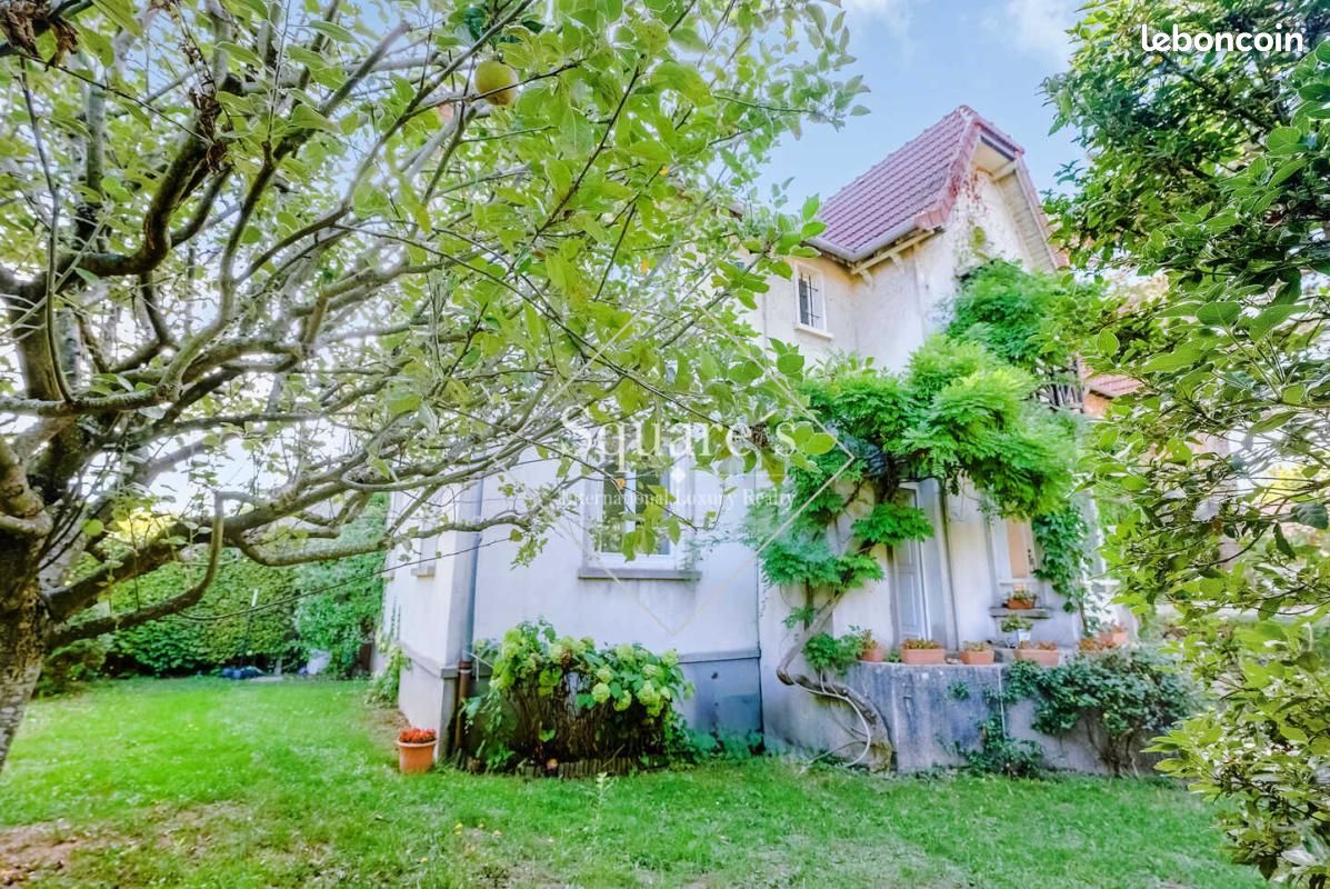 Maison 8 pièces 142 m² · à Vaucresson · 142 m² · 695 000 €