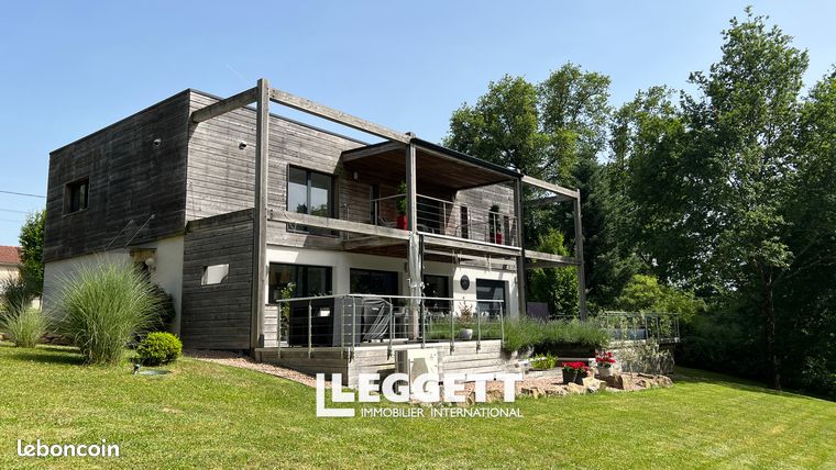 Maison 8 pièces 200 m²