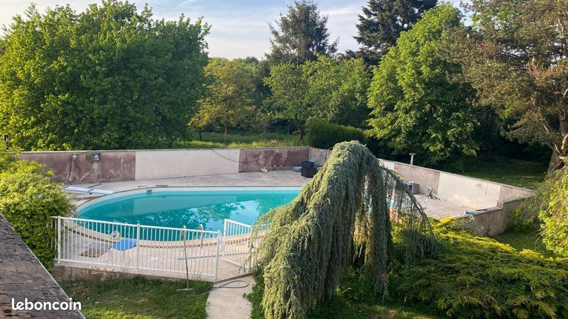Maison 10 pièces 245 m² · à Sauzé-Entre-Bois · 245 m² · 230 000 €