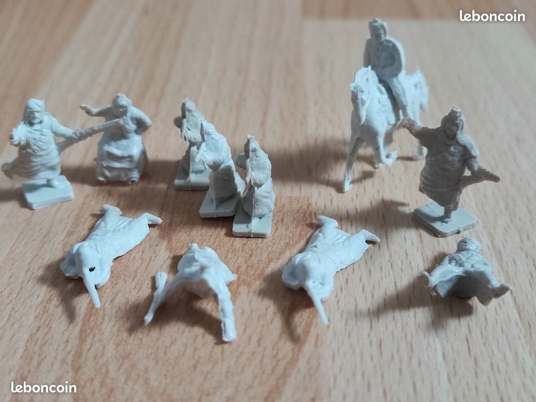 11 petits soldats arabes bédouins Airfix 1/72 (image 1)