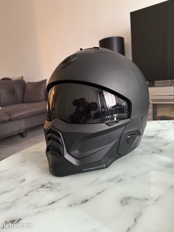 Casque de moto (image 1)