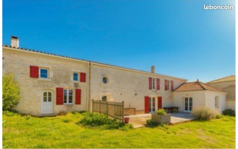 Maison 9 pièces 260 m² · à Rochefort · 260 m² · 269 000 €