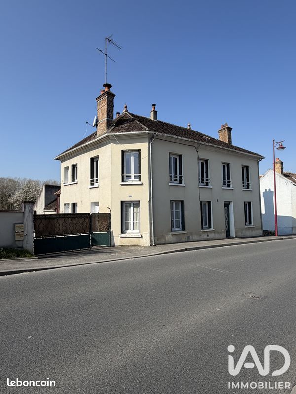 Immeuble 123 m² · à Voulx · 123 m² · 210 000 €