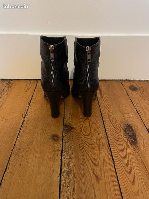 Boots Jonak en cuir noir Chaussures