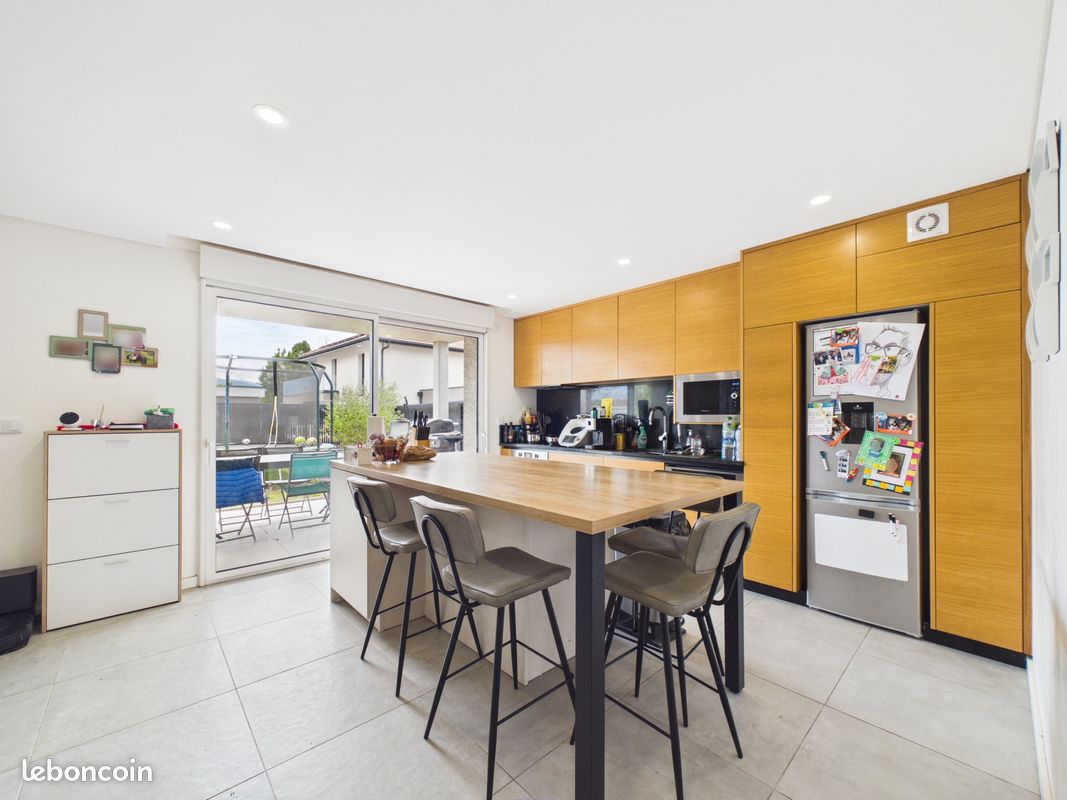 Appartement 4 pièces 83 m² · à Porte-de-Savoie · 83 m² · 340 000 €