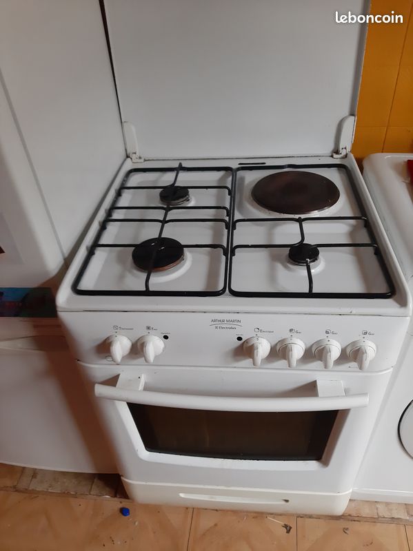 Cuisinière à réparer ou pour piece (image 1)
