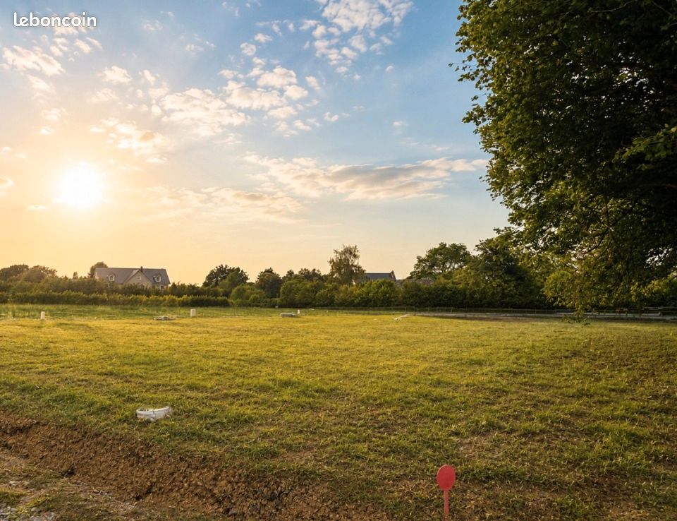 Terrain 1025 m² · à Saint-Étienne-la-Thillaye · 180 000 €