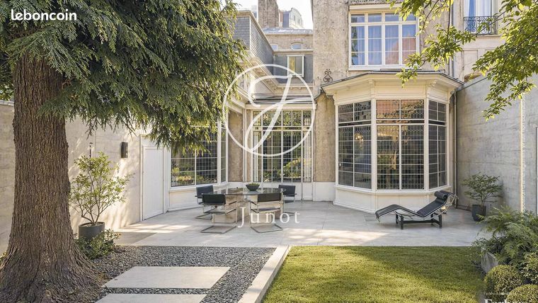 Maison 12 pièces 347 m² — 3