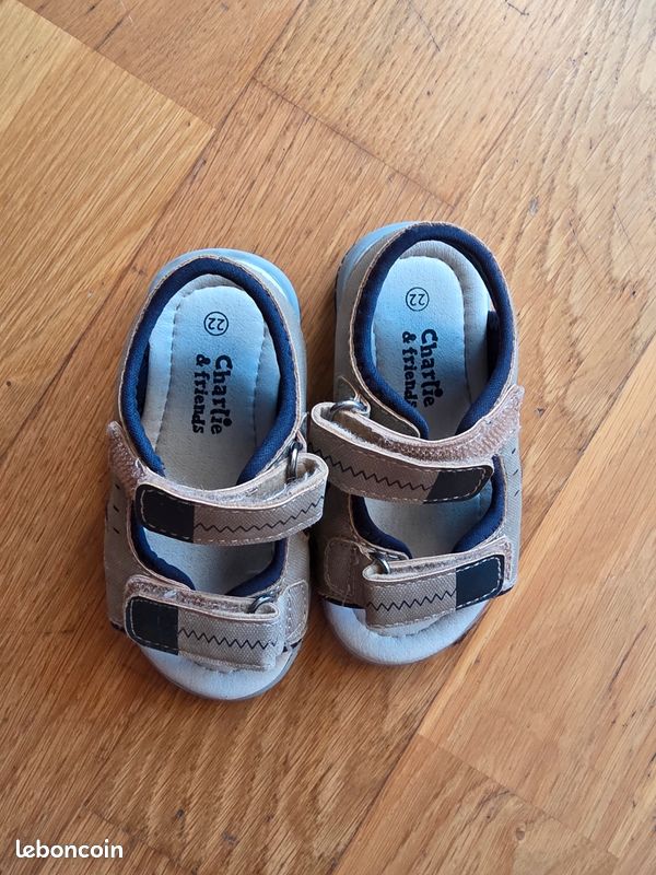 Lot de chaussures taille 22 (image 10)