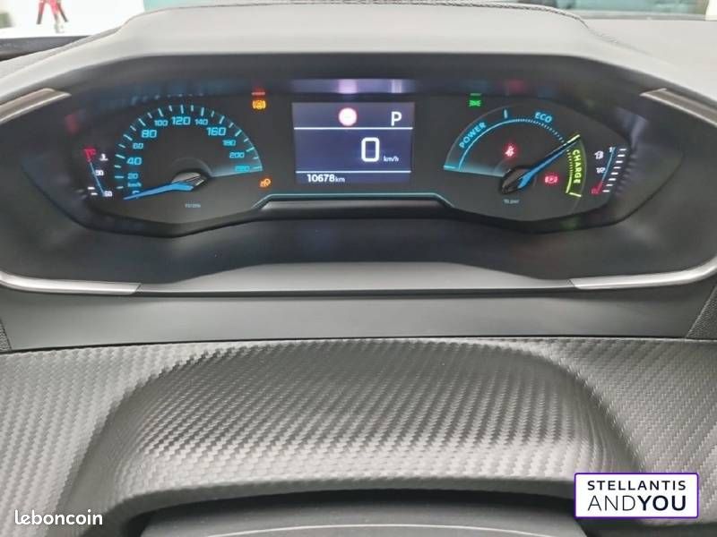 Peugeot 2008 Hybrid 145 e-DCS6 Style (image 27)