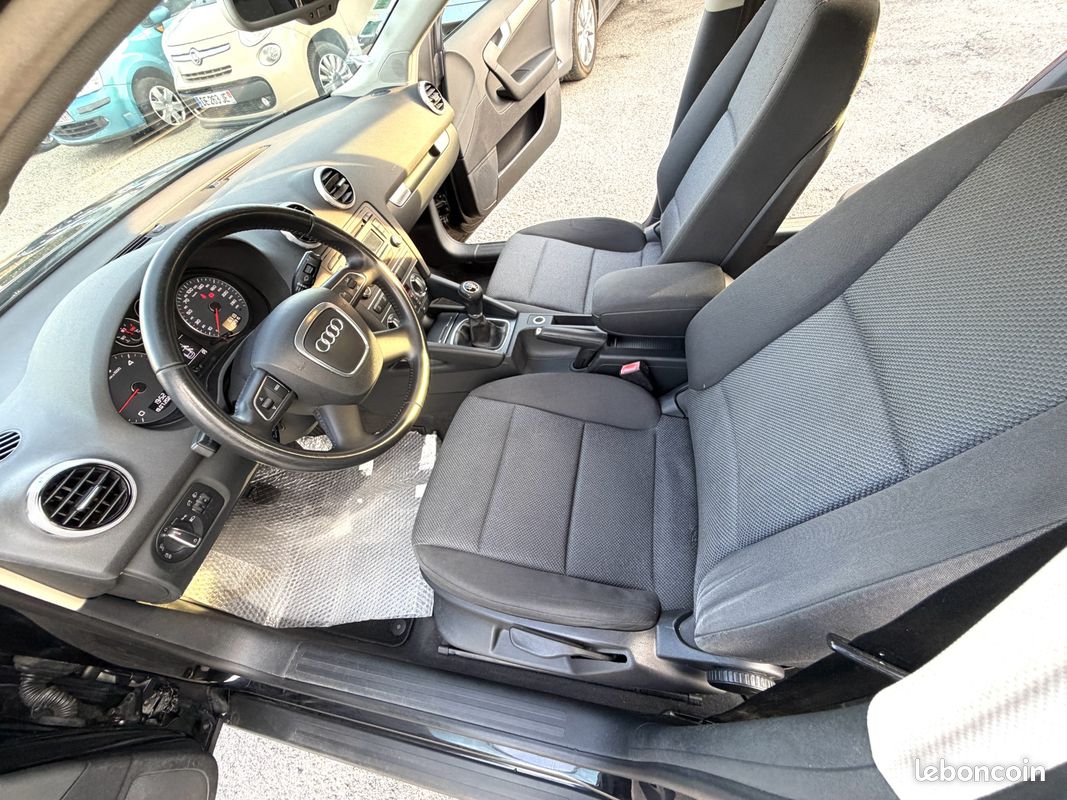 Audi A3 1.6 TDI 105 CH AMBIENTE (image 4)