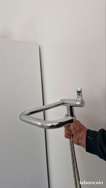 Robinet de cuisine pivotant et basculant (image 3)