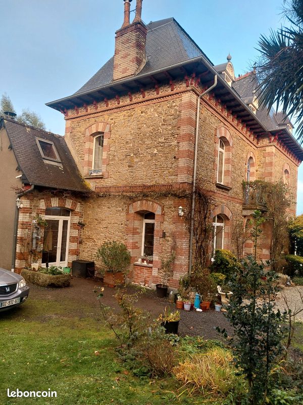 Maison 10 pièces 260 m² · à La Trinité-Porhoët · 260 m² · 275 000 €
