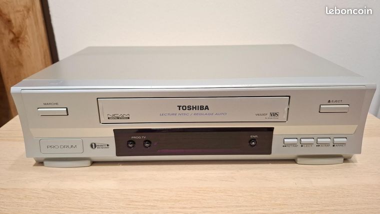 Magnétoscope Toshiba VHS V-852EF - Fonctionnel Avec Télécommande, Câble Péritel Et Notice