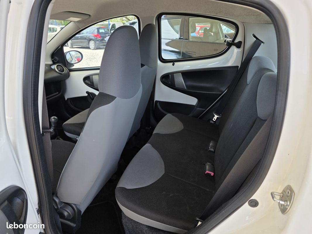 CITROËN C1 Phase 2 5 Portes 1.0 i 70 cv (image 4)