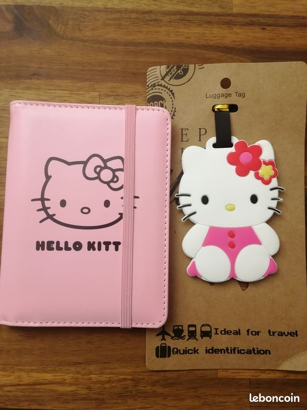 Lot De 2 Étiquettes à Bagages Hello Kitty – Neuves Avec Étiquettes – Voyage Kawaii