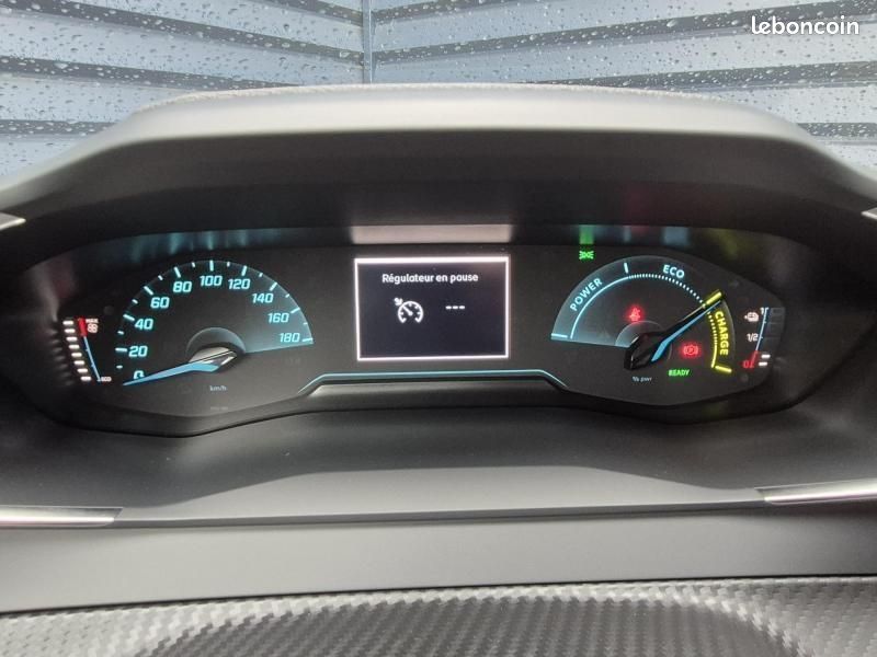 Peugeot 208 e-208 136ch Style (image 26)
