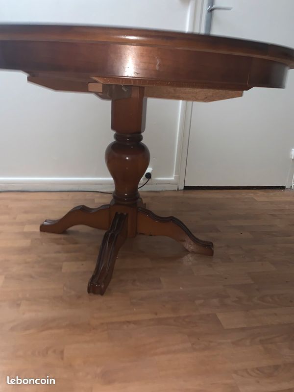 Table à manger ronde en bois (image 4)
