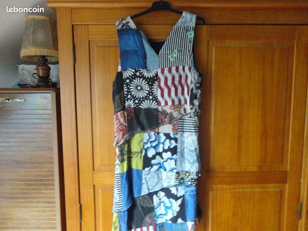 Robe Desigual 40 pas cher - Meilleures ofes sur le neuf et l