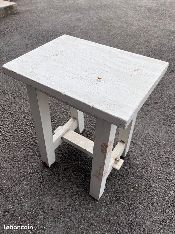 Tabouret bois (image 1)