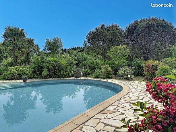 Villa 7 pièces 300 m²