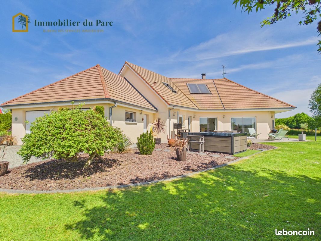 Maison 8 pièces 248 m² · à Autrechêne · 248 m² · 450 000 €