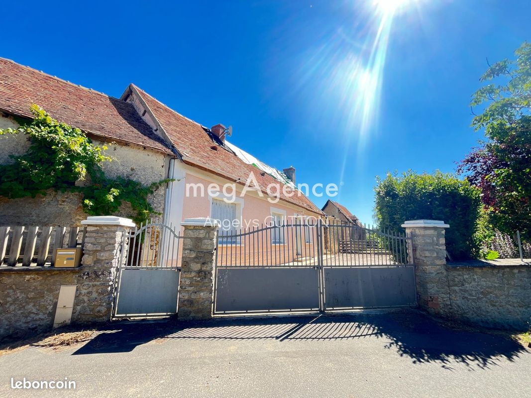 Maison 4 pièces 110 m² · à René · 110 m² · 96 000 €
