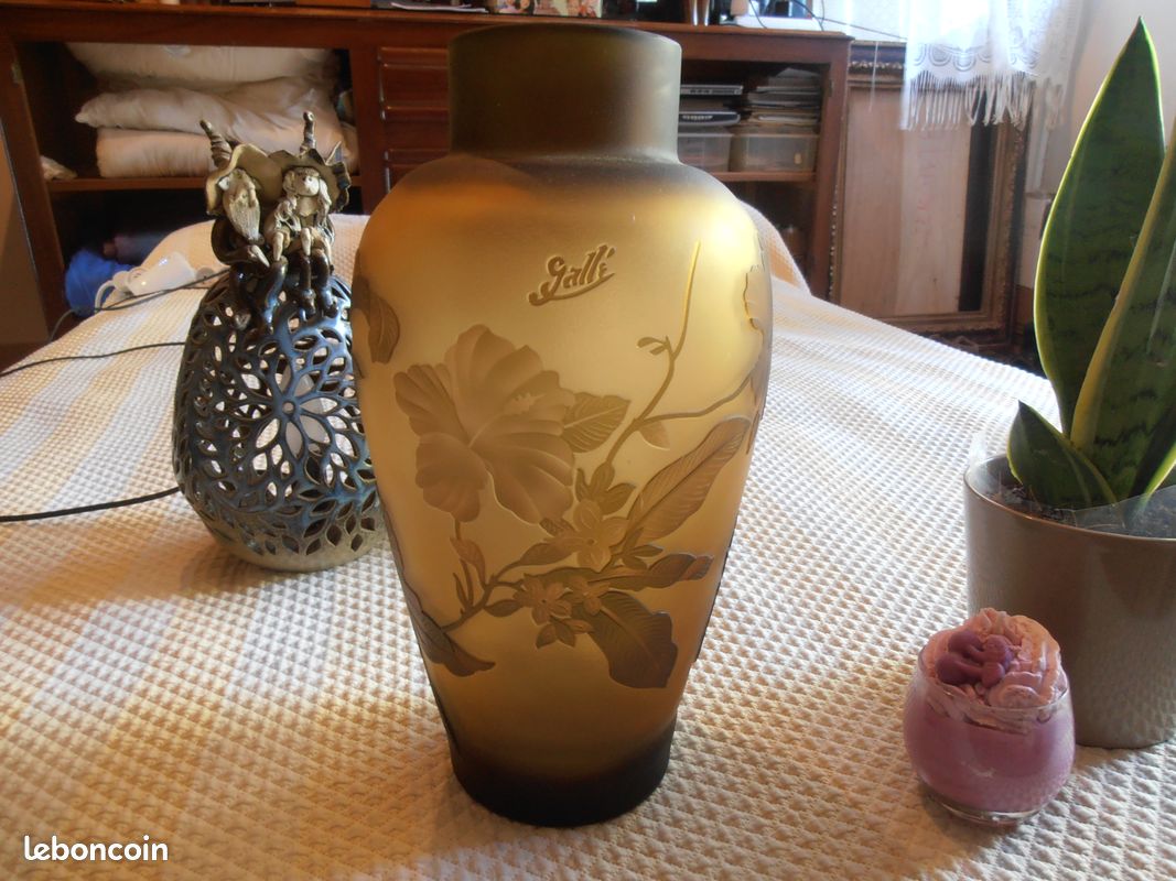 Très beau vase 'galle type' (image 8)