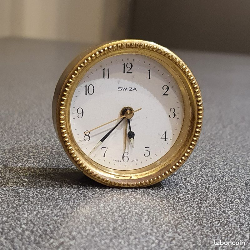 Vintage - Réveil De Voyage Picco Quartz - Fabriqué Au Japon - Analogique Marron