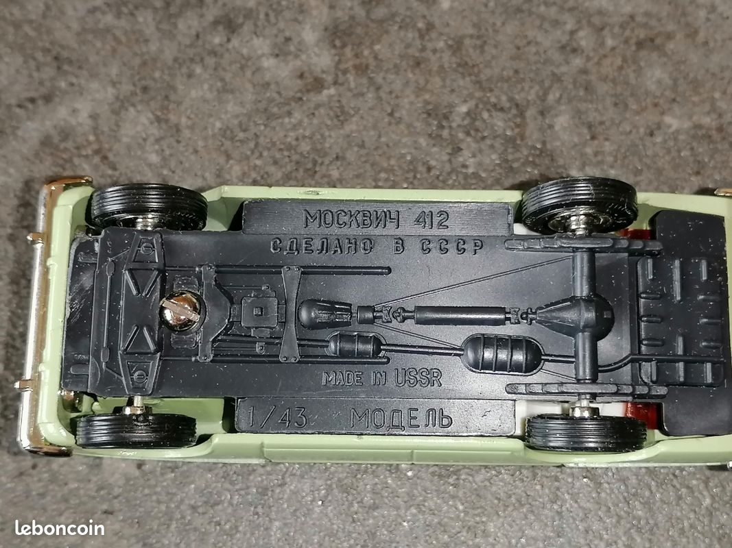 Miniature Saratov Moskvitch 412 - Échelle 1/43 - URSS 1988 - Jamais Jouée En Boîte