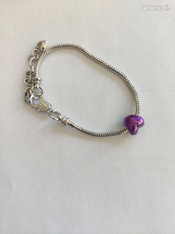 Bracelet rond acier argent maille serpentine femme avec perle coeur acrylique violette (image 1)
