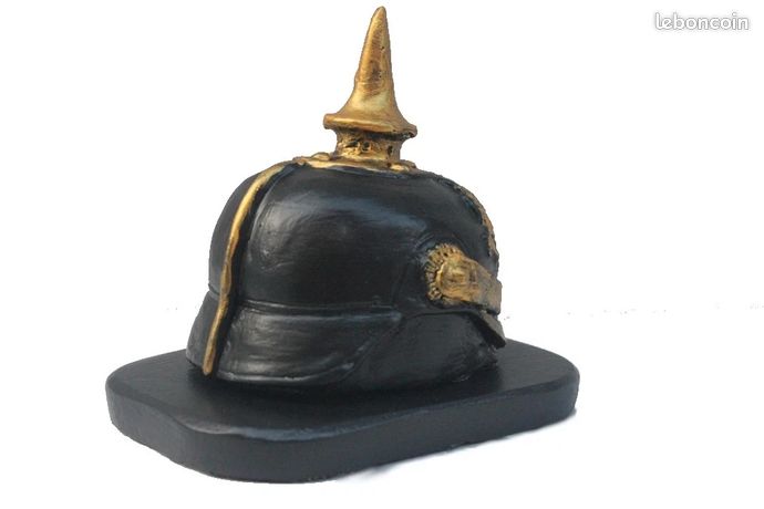 Casque Prussien-Presse Papier sur socle (Fabrication Française) 5a