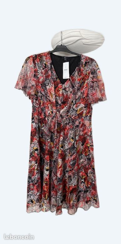 Robe de cérémonie (image 1)
