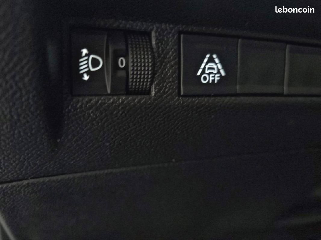 Peugeot 208 PureTech 75 S&S BVM5 - Like (image 25)