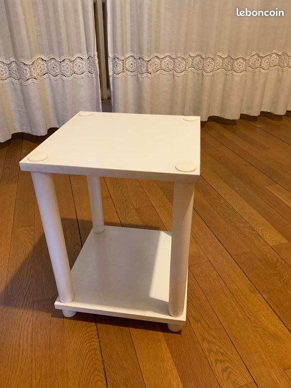 Table de chevet (image 1)