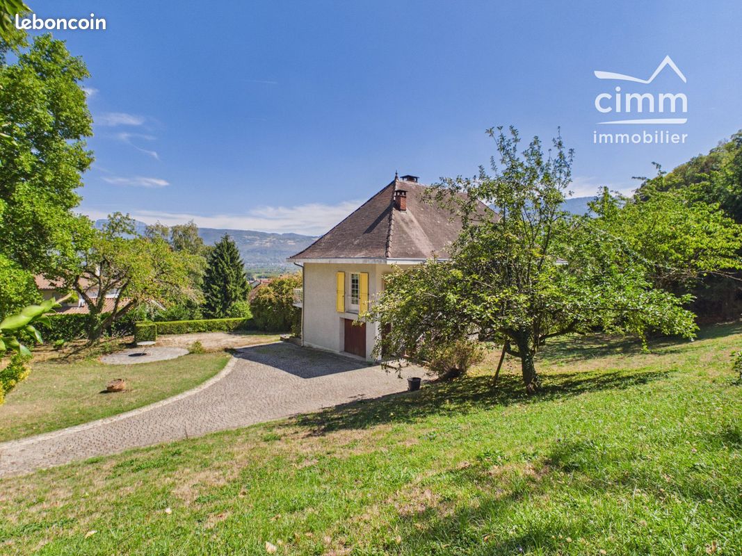 Maison 7 pièces 200 m² · à Tullins · 200 m² · 296 000 €