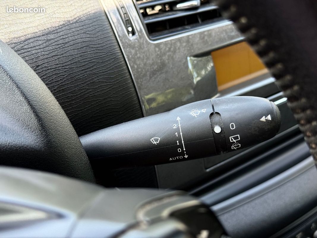 Citroën C4 1.6 HDI 110CH Exclusive – Régulateur – Clim Auto – Jantes Alu – Révisée & Garantie 6 mois (image 28)