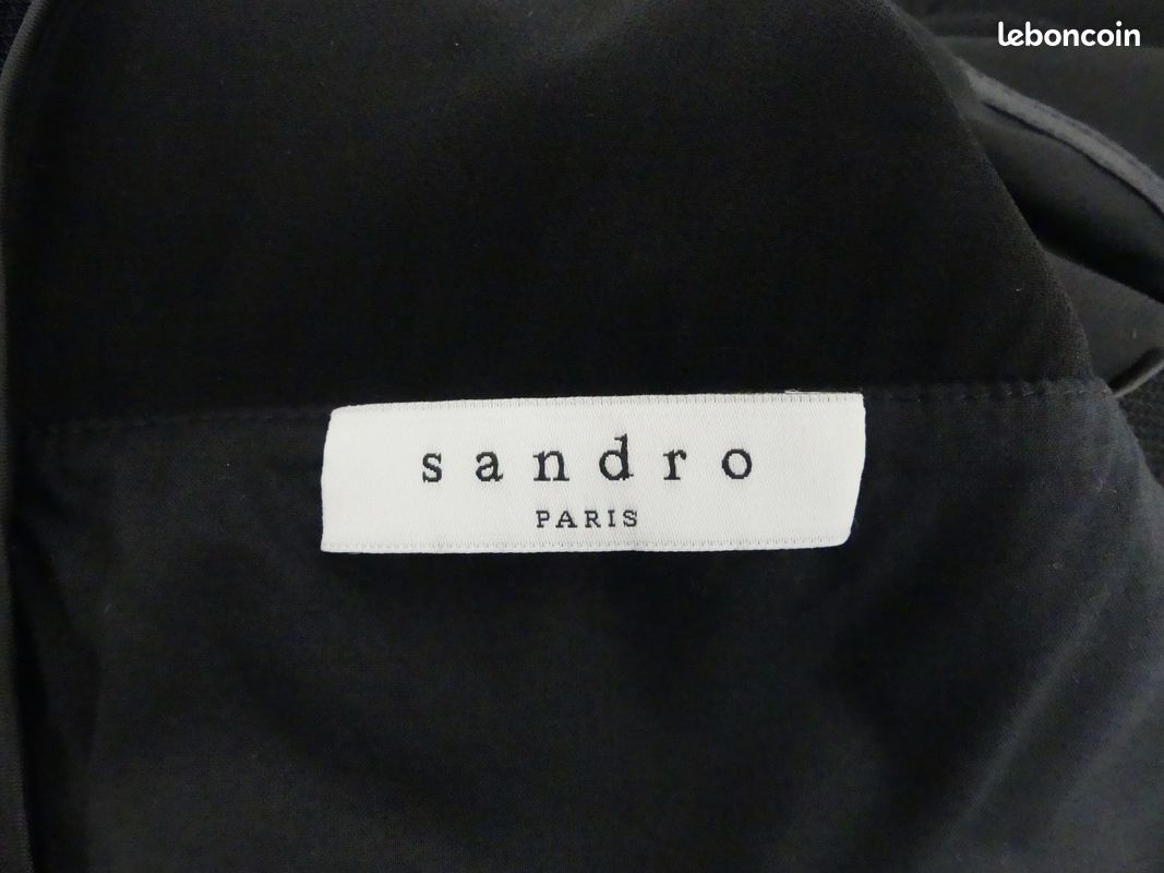 Robe Sandro Noire Volantée Taille 36 - Occasion Très Bon état, Sans Manches, Matière Mixte