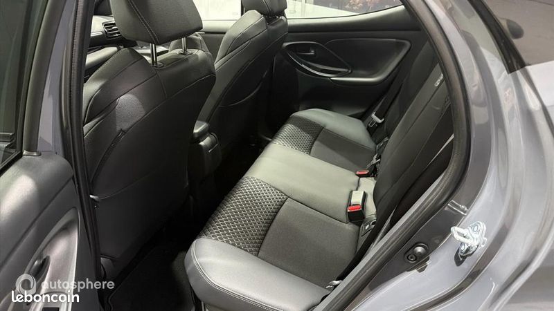 Toyota Yaris 130h Collection 5p MY26 (image 13)
