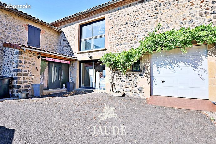 Maison 7 pièces 226 m²