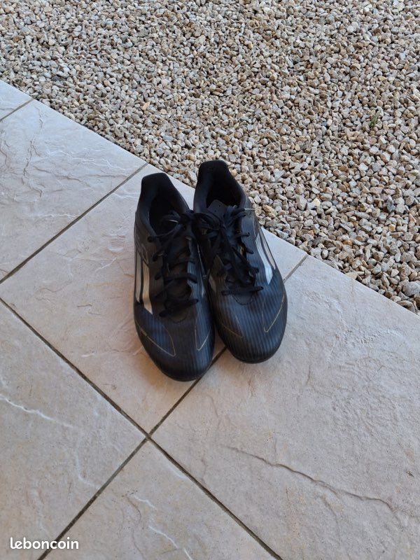 Chaussure de foot (image 2)