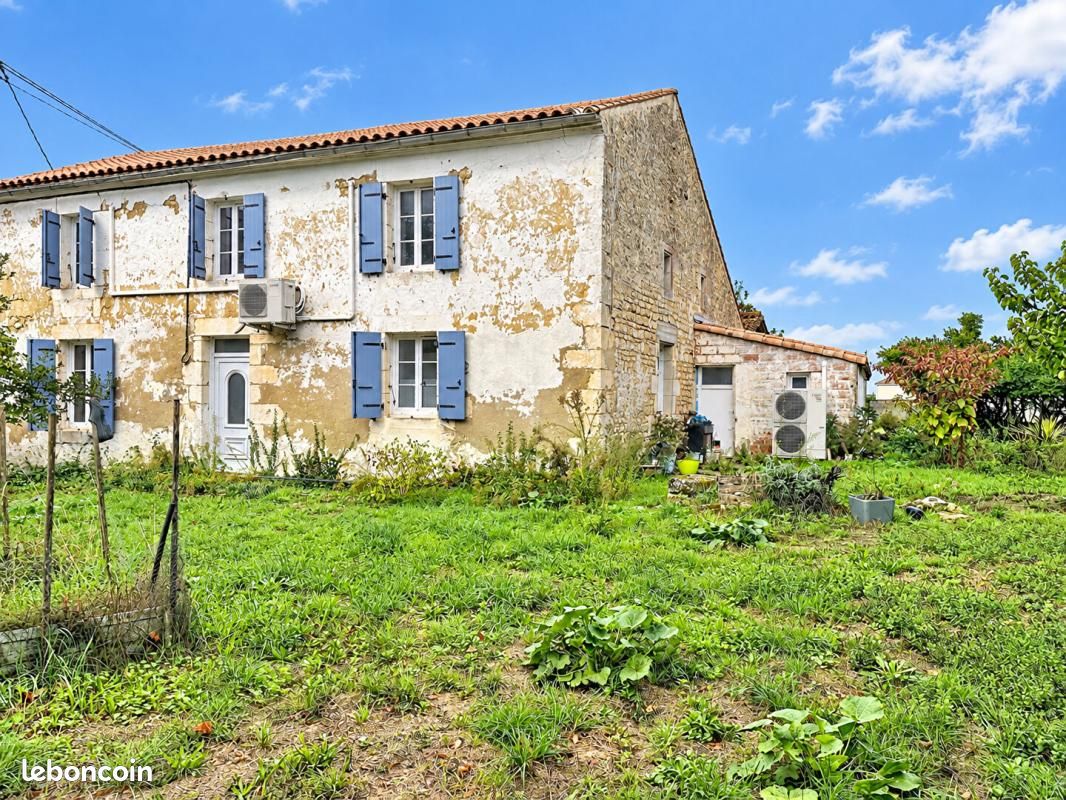 Maison 8 pièces 220 m² · à Saint-Agnant · 220 m² · 335 200 €