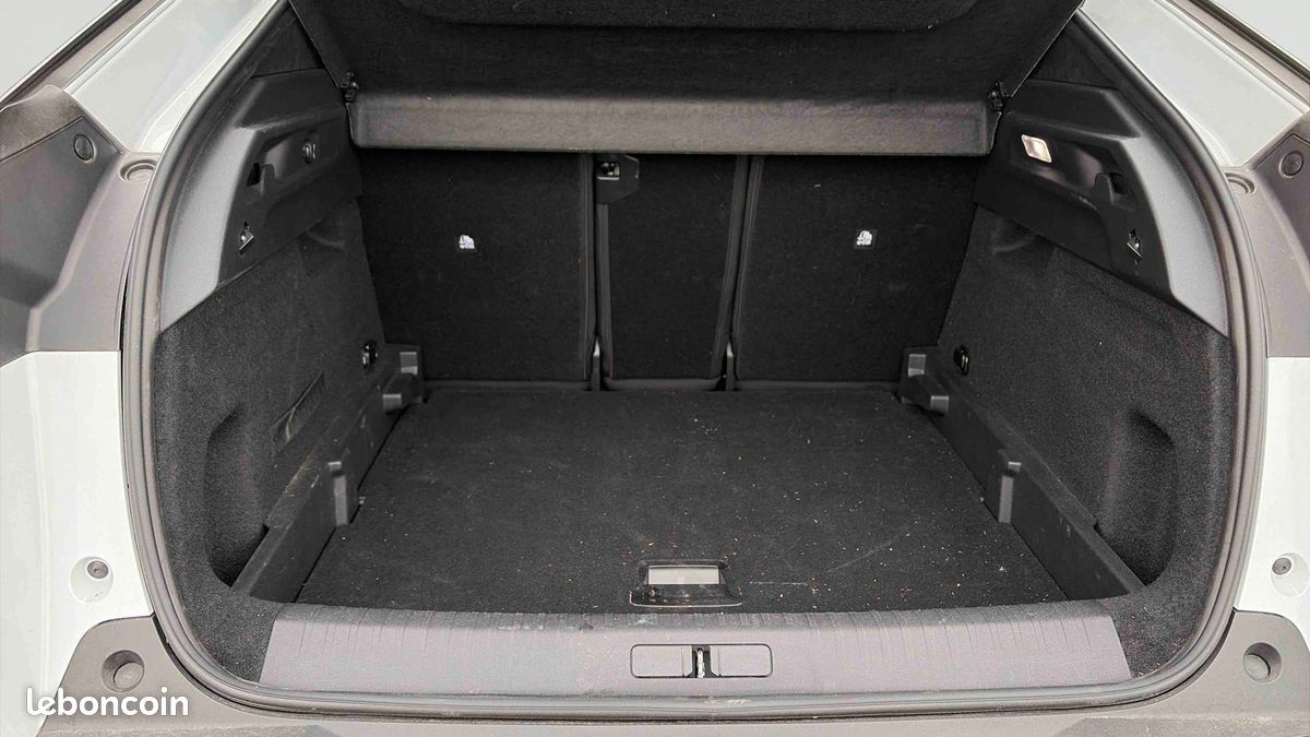 PEUGEOT 3008 Hybrid 136 e-DCS6 Allure (image 8)