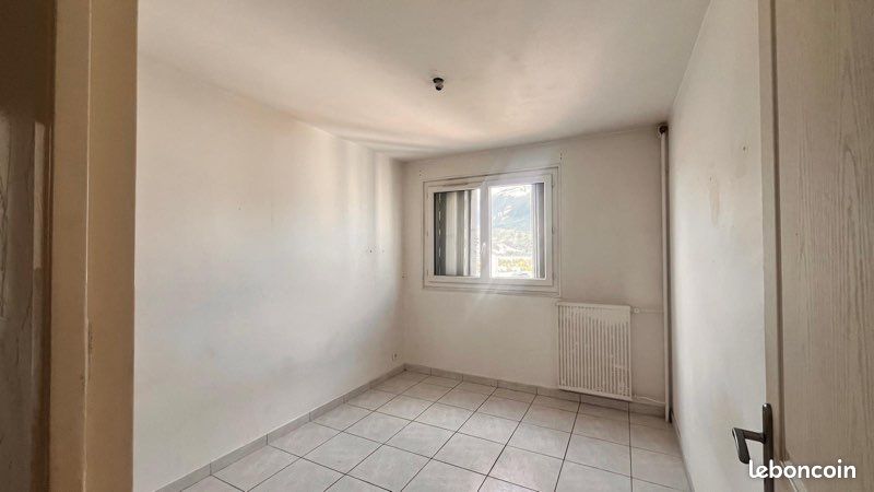 Appartement 4 pièces 82 m2 65000euros (image 2)