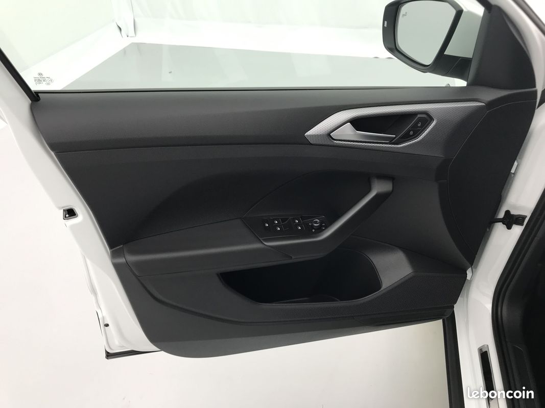 VOLKSWAGEN T-Cross 1.0 TSI 95 Start/Stop BVM5 Active (image 24)